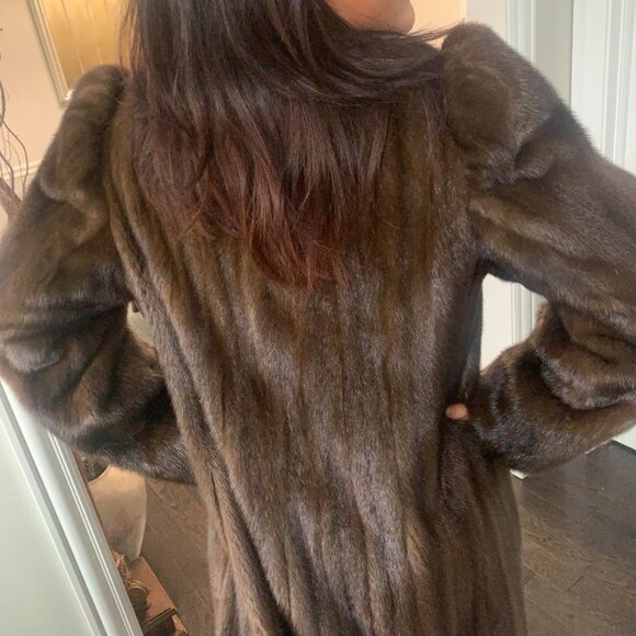 Top Quality Natural Full-Length, Fully Let-out Female Mahoghany Mink Coat - Picture 3 of 6